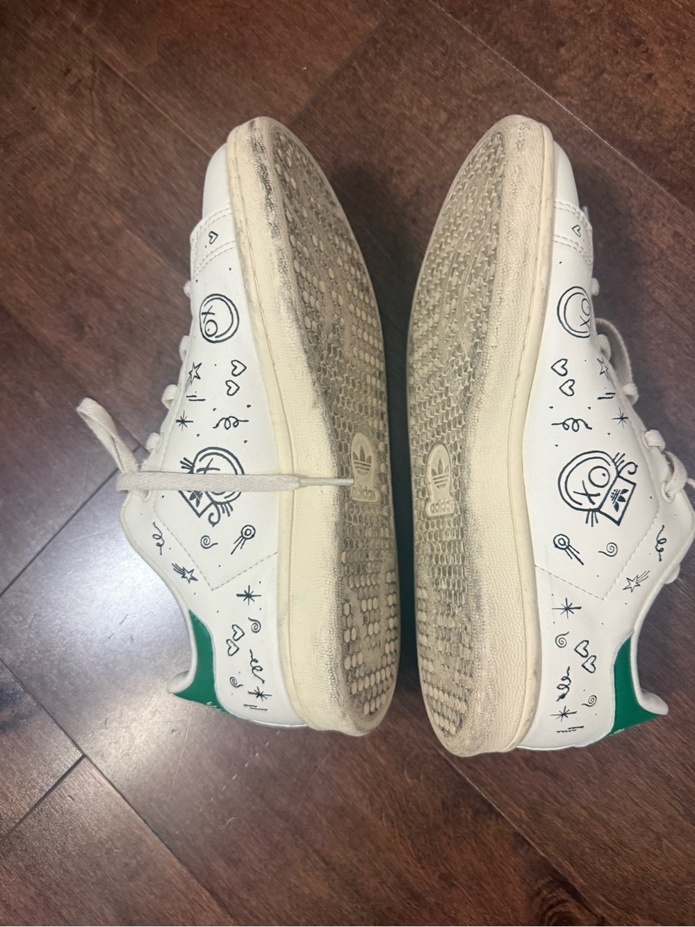 adidas Kids White Sneakers with Green Heel and Black Doodle Graphics